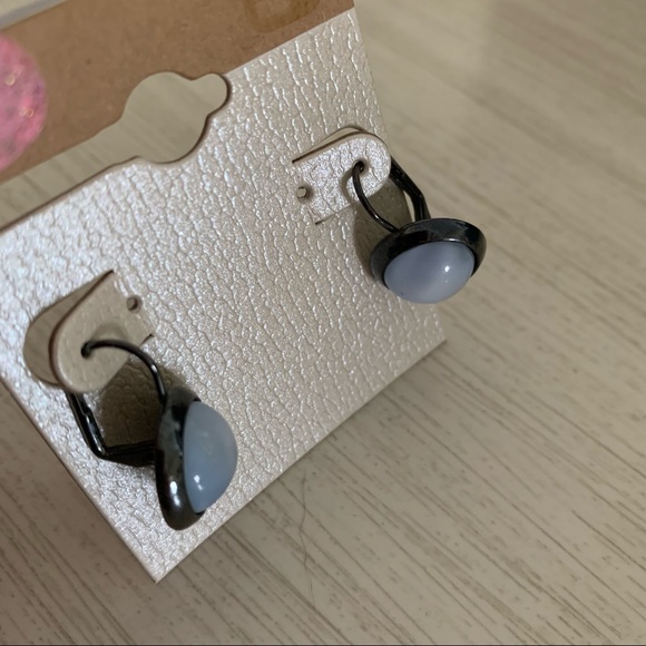 Premier (?) Jewelry Earrings - Picture 3 of 4